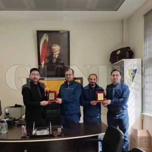 PTT Fatsa �ubesi�nde g�rev yapan U�ur Yama ve Osman Nayc�, �zverili �al��malar�yla takdir toplamaya devam ediyor.