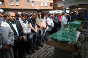 Vali Balkanlıoğlu, Fındık İşçilerinin Cenaze Törenine Katıldı Vali Balkanlıoğlu, Fındık İşçilerinin Cenaze Törenine Katıldı