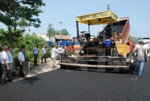 ASFALTA ÇİÇEKLİ TEŞEKKÜR ASFALTA ÇİÇEKLİ TEŞEKKÜR
