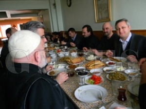 Münib Engin Noyan ve Senai Demirci Fatsalılarla buluştu Münib Engin Noyan ve Senai Demirci Fatsalılarla buluştu