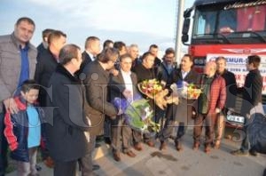 BAYIRBUCAK'A 15 BiN TL'LiK YARDIM YOLA ÇIKTI BAYIRBUCAK'A 15 BiN TL'LiK YARDIM YOLA ÇIKTI