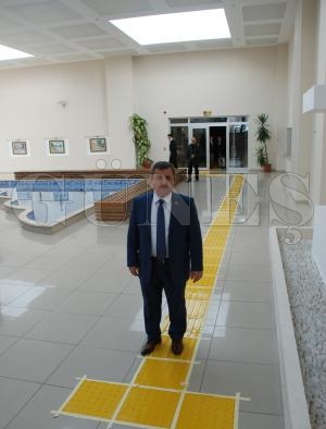 GÖRME ENGELLİLERE YÜRÜYÜŞ YOLLARI YAPILIYOR GÖRME ENGELLİLERE YÜRÜYÜŞ YOLLARI YAPILIYOR