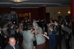 ECZACI ÜMRAN İLE MAKİNA MÜHENDİSİ MURAT'IN EN MUTLU GÜNÜ ECZACI ÜMRAN İLE MAKİNA MÜHENDİSİ MURAT'IN EN MUTLU GÜNÜ