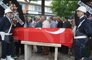 EMEKLİ BAŞ KOMİSER MUHAMMET YÜCEL DEVLET TÖRENİ İLE SON YOLCULUĞUNA UĞURLANDI EMEKLİ BAŞ KOMİSER MUHAMMET YÜCEL DEVLET TÖRENİ İLE SON YOLCULUĞUNA UĞURLANDI