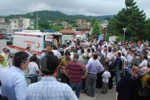 AK PARTİLİ İL GENEL MECLİS ÜYESİ İNTİHAR ETTİ AK PARTİLİ İL GENEL MECLİS ÜYESİ İNTİHAR ETTİ