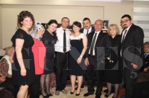 Mutlu olsunlar...Duygu İle Ahmet Nişanlandı