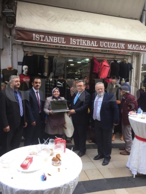 İstikbal Giyim çekilişle hediye dağıttı İstikbal Giyim çekilişle hediye dağıttı