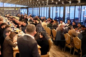 İYİ parti iftar yemeği verdi İYİ parti iftar yemeği verdi