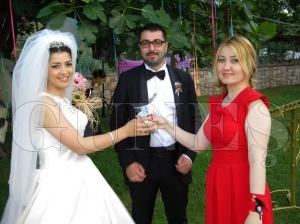 Dnde 1000 Avrupa Ladini Fidan Datm Yapld Nikh ekeri Yerine Fidan