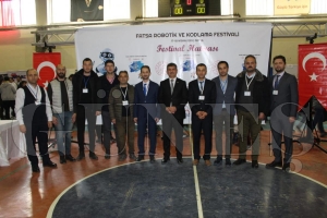 Robotik ve Kodlama festivaline katılanlara sertifikaları verildi Robotik ve Kodlama festivaline katılanlara sertifikaları verildi