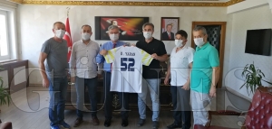 Fatsa Belediyespor Kulübü’nden Kaymakam’a ziyaret Fatsa Belediyespor Kulübü’nden Kaymakam’a ziyaret
