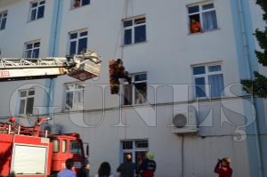 HASTANEDEK� YANGIN TATB�KATI GER�E��N� ARATMADI