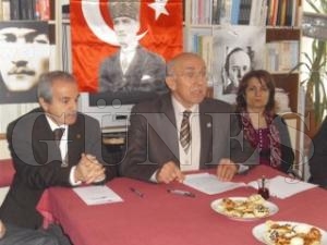 GAZETECİ YAZAR UĞUR MUMCU ANILDI GAZETECİ YAZAR UĞUR MUMCU ANILDI