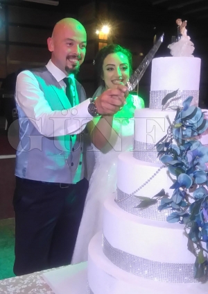 Aydan ile Feridun görkemli bir düğünle dünya evine girdiler Aydan ile Feridun görkemli bir düğünle dünya evine girdiler
