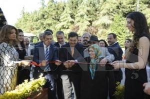 Ortaky Olve Cafe Restaurant Grkemli bir trenle ald