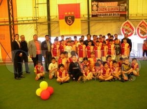 GALATASARAY FUTBOL OKULU AILDI