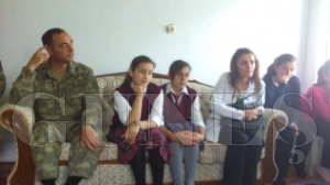 Yardım Elinin Uzatılmasını Bekliyorlar Yardım Elinin Uzatılmasını Bekliyorlar