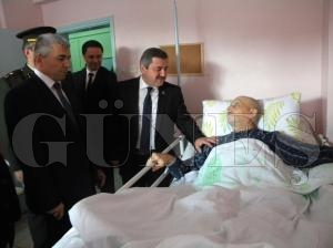 Hastalara bayram ziyareti Hastalara bayram ziyareti