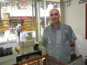 Düğün Sezonu Altın Sektörünü Hareketlendirdi Düğün Sezonu Altın Sektörünü Hareketlendirdi