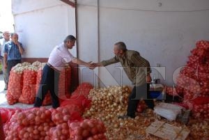 BAŞKAN ANLAYAN HAL ESNAFINI ZİYARET ETTİ BAŞKAN ANLAYAN HAL ESNAFINI ZİYARET ETTİ