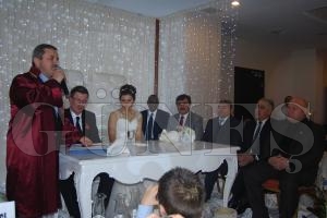 VİLDAN VE HULUSİ DÜNYA EVİNE GİRDİ VİLDAN VE HULUSİ DÜNYA EVİNE GİRDİ