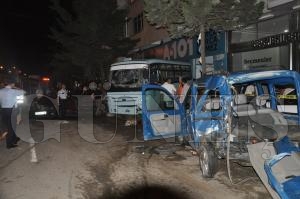 Trafik kazasnda 1 kii ld 7 kii yaraland