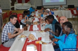 KENYALI ÇOCUKLARA BÜYÜK İLGİ KENYALI ÇOCUKLARA BÜYÜK İLGİ