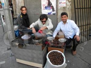 Ünlüler Kestane sattı Ünlüler Kestane sattı