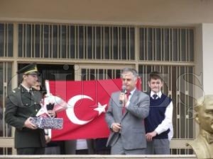 Dumlupnar lkretim Okulunda  18 Mart anakkale Zaferi ve ehitleri Anma Gn