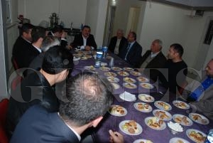BAŞKAN ANLAYAN MEŞE EVLERİNE KONUK OLDU BAŞKAN ANLAYAN MEŞE EVLERİNE KONUK OLDU