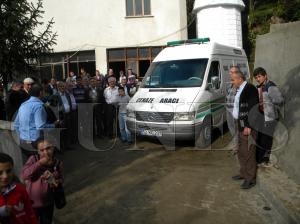 Yardımlaşmayla Köye Cenaze Aracı Aldılar Yardımlaşmayla Köye Cenaze Aracı Aldılar