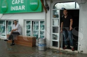 AIRI YAAN YAMURDAN YERLER SULAR ALTINDA KALDI
