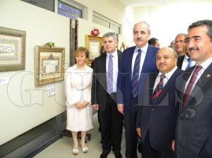 Kurtulmu: Hsn Had sergisinin alnda bulunmaktan  byk bir keyif aldm