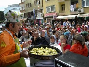 OKTAY USTA FATSALI HANIMLARLA BULUTU