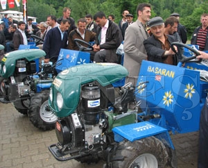 KIRSAL KALKINMA PROJESİ KAPSAMINDA ÇİFTÇİLERE PAT PAT VERİLECEK KIRSAL KALKINMA PROJESİ KAPSAMINDA ÇİFTÇİLERE PAT PAT VERİLECEK