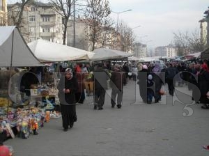 Pazaryeri esnafı satışlardan şikâyetçi Pazaryeri esnafı satışlardan şikâyetçi