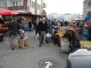 HAVALARIN SOĞUMASIYLA PAZARLARDA FİYAT ARTIŞLARI OLDU HAVALARIN SOĞUMASIYLA PAZARLARDA FİYAT ARTIŞLARI OLDU