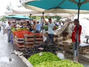 ESNAFLAR RAMAZAN AYINDA ZOR GNLER GERYOR