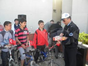 Polis Amcaları Unutmadı Polis Amcaları Unutmadı