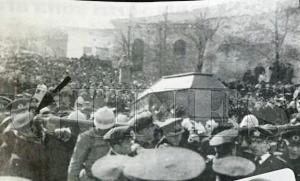 ATATRK'N NAAINI TAIYAN AKKRAZ, HASTA YATAINDA ATATRK ANIYOR