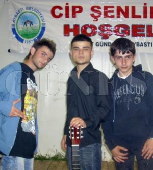 CANLI YAYINA ÇIKAMADILAR AMA... Fatsalı Rapçi Gençler Yaylada Konser Verdi CANLI YAYINA ÇIKAMADILAR AMA... Fatsalı Rapçi Gençler Yaylada Konser Verdi