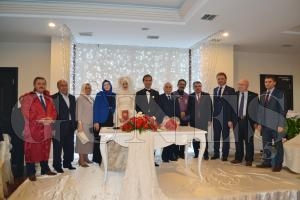 Fatma Derya ve Mehmet Serkan'a Mutluluklar Fatma Derya ve Mehmet Serkan'a Mutluluklar