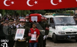 JANDARMA KOMANDO ER YUSUF TİRYAKİOĞLU'NUN CENAZESİ, KABATAŞ İLÇESİNDE TOPRAĞA VERİLDİ JANDARMA KOMANDO ER YUSUF TİRYAKİOĞLU'NUN CENAZESİ, KABATAŞ İLÇESİNDE TOPRAĞA VERİLDİ