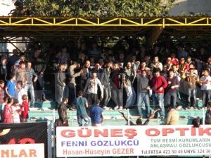 Taraftarlar Rahat Tezahrat Yapamyoruz