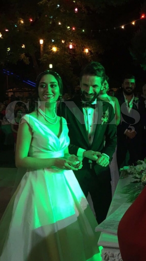 Ayşenur ve Arif’in en mutlu günü Ayşenur ve Arif’in en mutlu günü