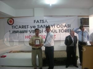 FATSO'DAN AYBASTI VE KABATAŞ VERGİ REKORTMENLERİNE PLAKET FATSO'DAN AYBASTI VE KABATAŞ VERGİ REKORTMENLERİNE PLAKET