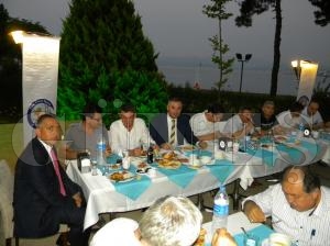 Ticaret Borsası’ndan Protokol ve Üyelerine İftar Ticaret Borsası’ndan Protokol ve Üyelerine İftar