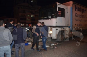 Ters yöne giren ciple yolcu otobüsü çarpıştı: 1 ölü, 10 yaralı Ters yöne giren ciple yolcu otobüsü çarpıştı: 1 ölü, 10 yaralı