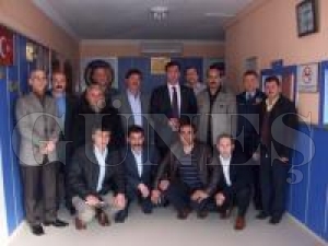 TRAFİK EKİPLERİYLE DOLMUŞ ŞÖFÖRLERİ SIKINTILARINI MASAYA YATIRDILAR TRAFİK EKİPLERİYLE DOLMUŞ ŞÖFÖRLERİ SIKINTILARINI MASAYA YATIRDILAR