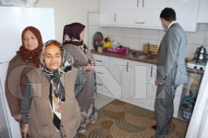 KAYMAKAMLIKTAN YAŞLI KADINA EV KAYMAKAMLIKTAN YAŞLI KADINA EV